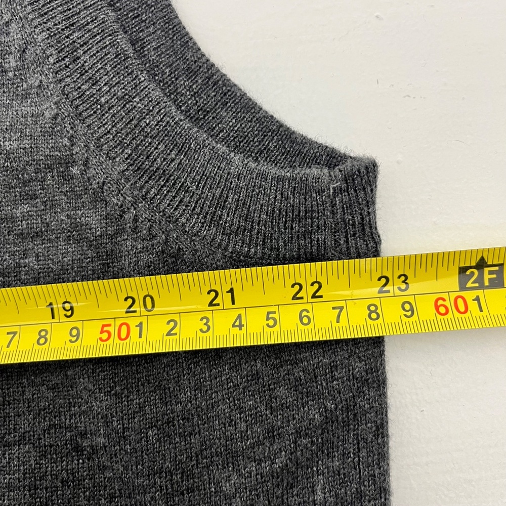Turnbury Mens L Sweater Vest Gray Merino Wool V-Neck Ribbed Hem‎ Outdoor Comfort - Picture 8 of 9